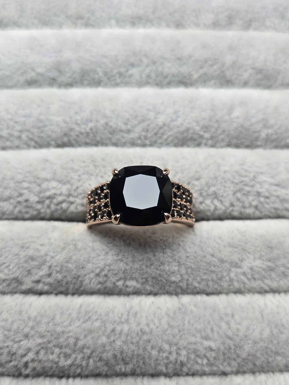 Size 10 Onyx Black Gemstone Rose Gold Plated Used Bomb Party Ring